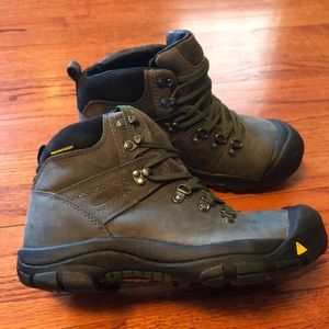 Keen Gargoyle Pyrenees Brand New In Box Men’s 6